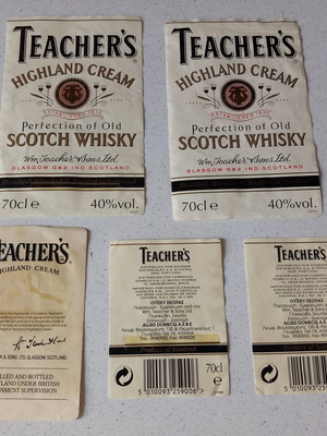 Teacher's Highland Cream labels used, pack of 31 pieces