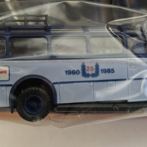 Roco Minitanks HO set of 5 collectible buses, like new