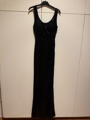 Maxi black dress with side slit and cups, like new, one size