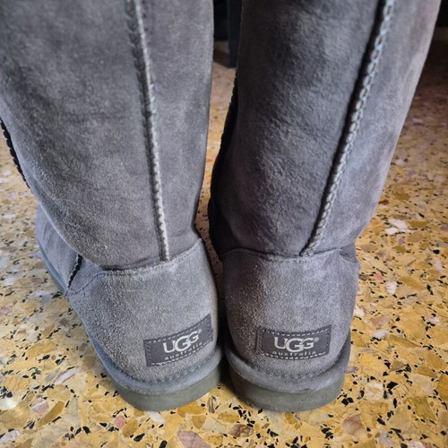 Ugg boots grey with fleece lining like new, size 41