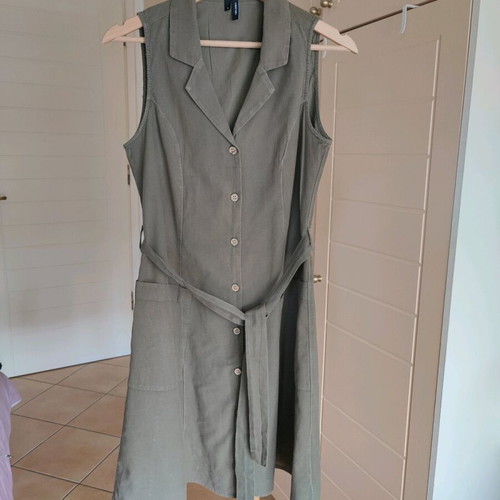 Vero Moda sleeveless dress like new, khaki with collar and fabric belt