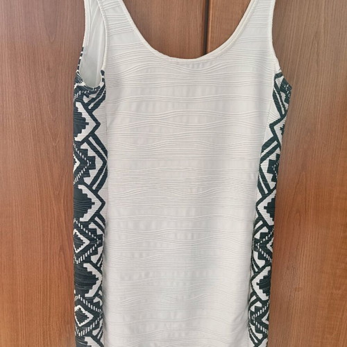 Bershka dress like new, black and white with geometric patterns, size L