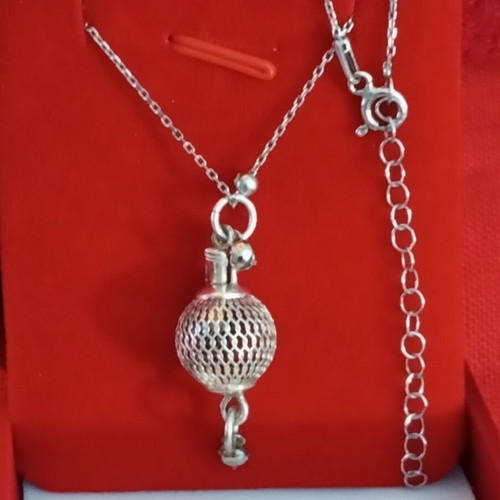 Silver 925 necklace grenade design, like new