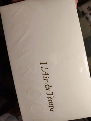 L'Air du temps 50ml edt gift set with luxury soap new