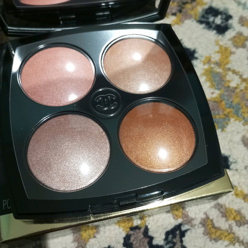 Chanel Jeux de Lumières eyeshadow and highlighter palette new
