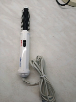 Electric hair straightening brush 140 W like new