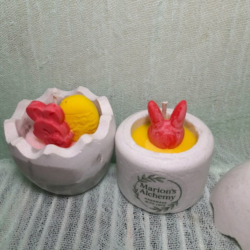 Soy candles with Easter theme in handmade plaster bases, new
