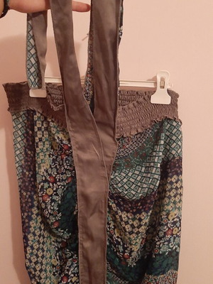 Dress with Neck Tie Mat like new, size M, brown and green