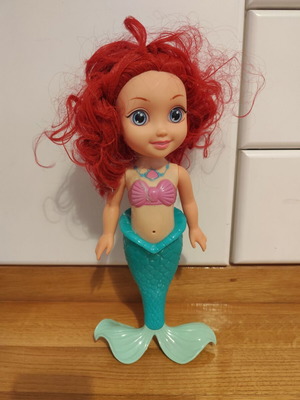 Mermaid doll used with slightly damaged hair, height 40cm