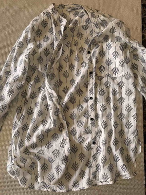 Patiskha women's shirt No S white with black patterns like new