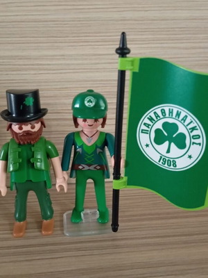 Playmobil Pao Fans Figures like new with team flag