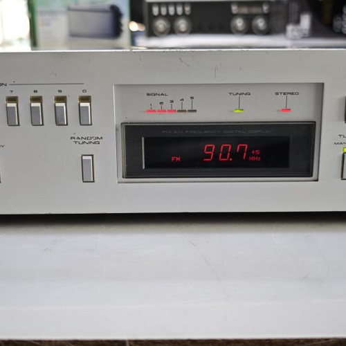 Akai AT S55 tuner used, missing battery compartment