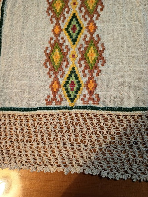 Vintage handmade doilies, 2 identical, new