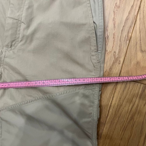 Burberry pants new, model 8015860, beige, size M