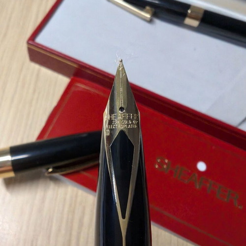 Sheaffer Imperial set pen (Fine) and black & gold pen like new