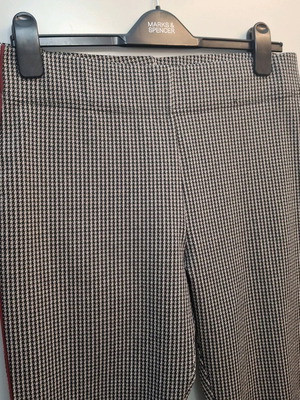 Marks & Spencer leggings pants like new with red stripe XL