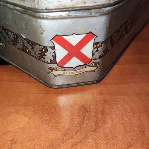 King George V Queen Mary collectible tin used, metal