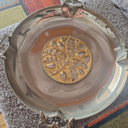 Vintage fondue fountain with brass embossed oak design, like new