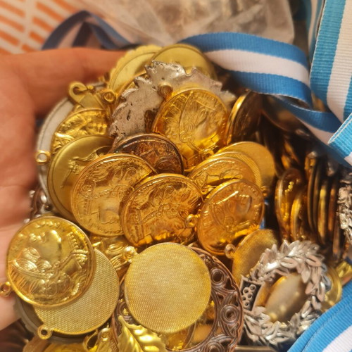 Medals used, approx 5 kg, assorted pack