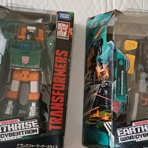 Hasbro Transformers War for Cybertron Earthrise Deluxe Ironworks er 04 and Hoist er 01 new
