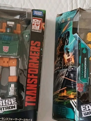 Hasbro Transformers War for Cybertron Earthrise Deluxe Ironworks er 04 and Hoist er 01 new