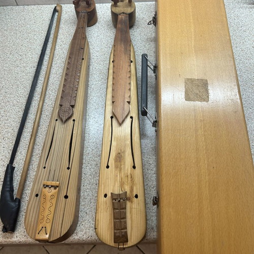 Pontian lyres used, set of 2 with bow and case