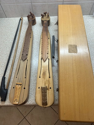 Pontian lyres used, set of 2 with bow and case