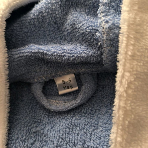 Blue bathrobe with hood and tie, like new, size 5-6