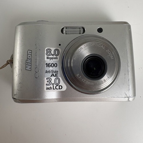 Nikon Coolpix L18 camera for parts or repair