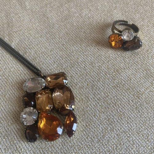 Avon necklace and ring set in earthy tones