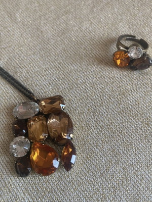 Avon necklace and ring set in earthy tones