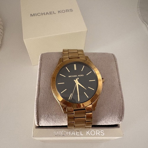 Michael Kors analog watch like new, battery replacement needed