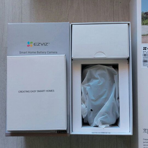 EZVIZ Wireless Camera Kit with Solar Panel like new, 1080P