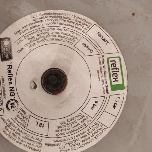 Reflex NG18 heating expansion tank used