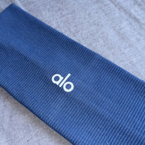 Alo Headband like new, blue, women's
