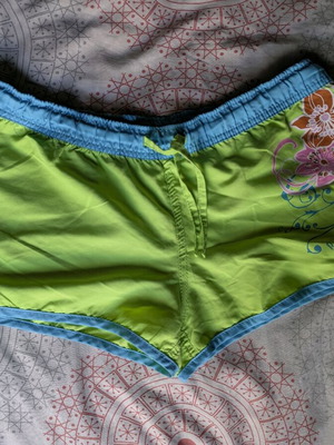 Shorts like new, size M-L 38