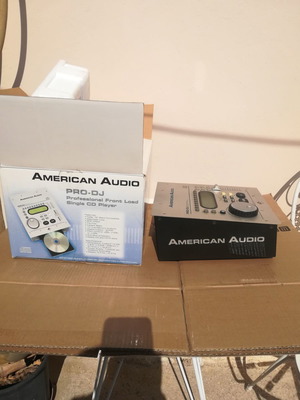 Ήχος CD DJ μεταχειρισμένο, δύο συσκευές με κουτιά και χαρτιά