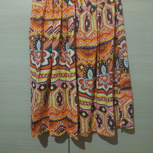 Vintage midi colorful skirt with rips like new, size Medium/Large