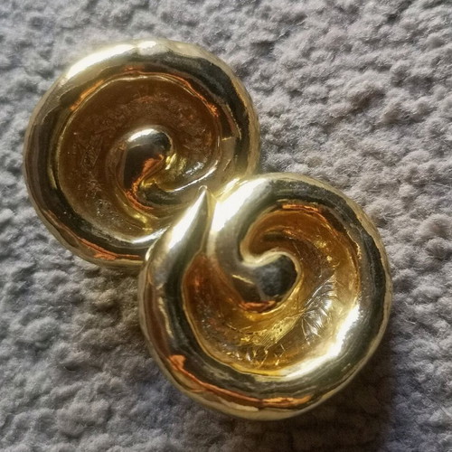 Vintage Faux Bijoux Clips Earrings like new, gold color