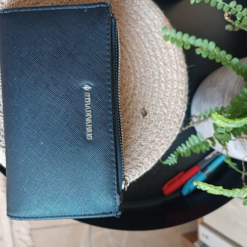 Stradivarius women's wallet black used with excellent zipper