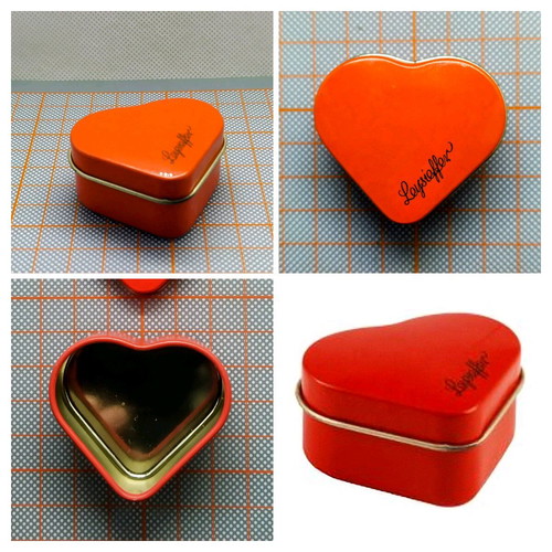 Metal red small heart-shaped box like new