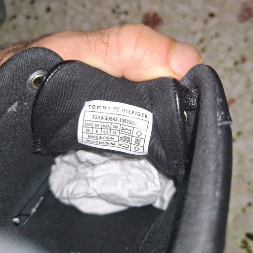 Tommy Hilfiger shoes size 39 like new, black
