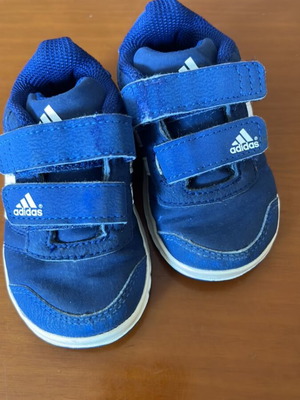 Adidas baby shoes 11 cm new with velcro