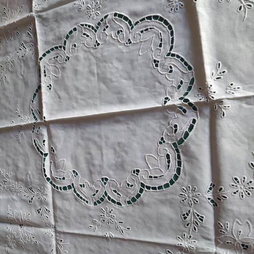 White cut semolina and napkins