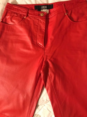 Δερμάτινο παντελόνι Versace Jeans Couture κόκκινο καινούργιο με ανάγλυφο Medusa