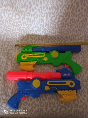 Large water guns, set of two
