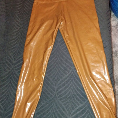 Celestino leggings with vinyl effect in black and beige, like new