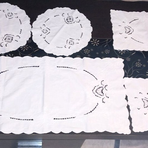 Cutwork table linen set like new, white