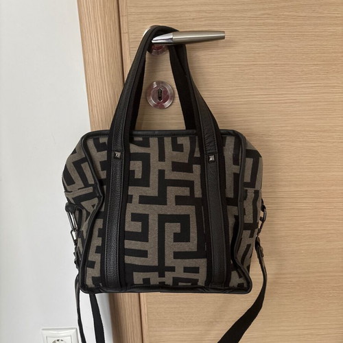 Ames shoulder bag like new, very large capacity, black and gray