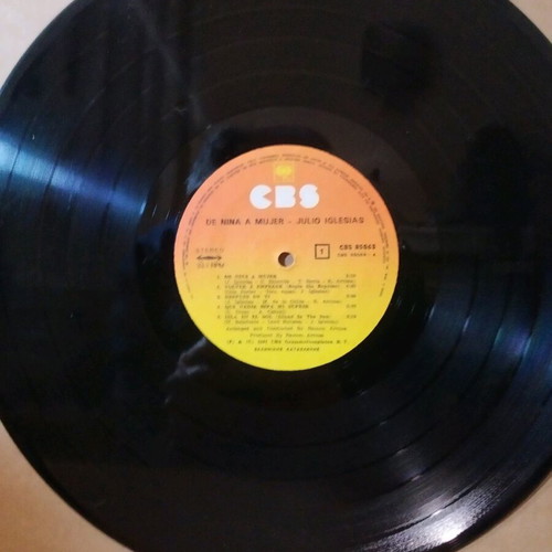 Julio Iglesias de nina a mujer record like new, Latin